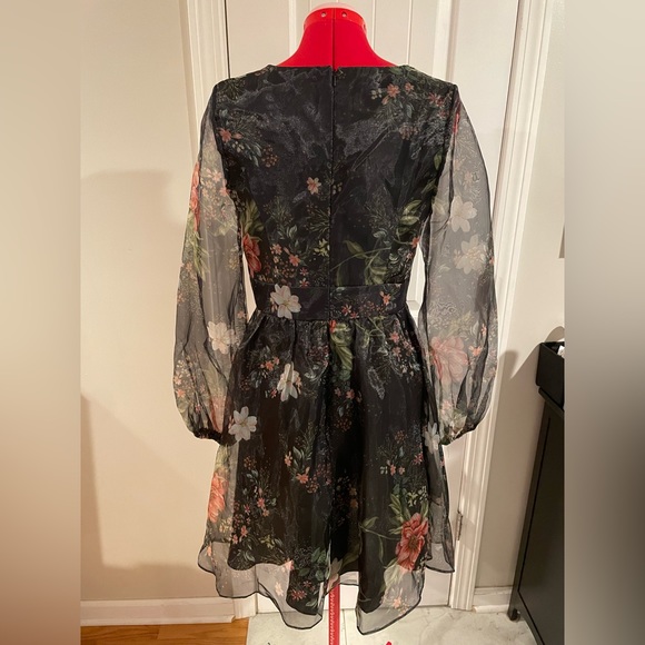 DB Studio / David’s Bridal Floral Organza Puff Sleeve Mini Bridesmaids Dress - Picture 8 of 9